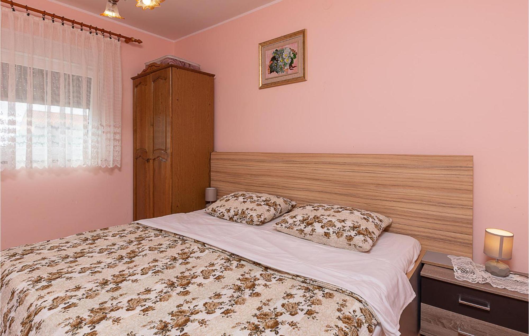 1 Bedroom Nice Apartment In Betiga Барбарига Экстерьер фото